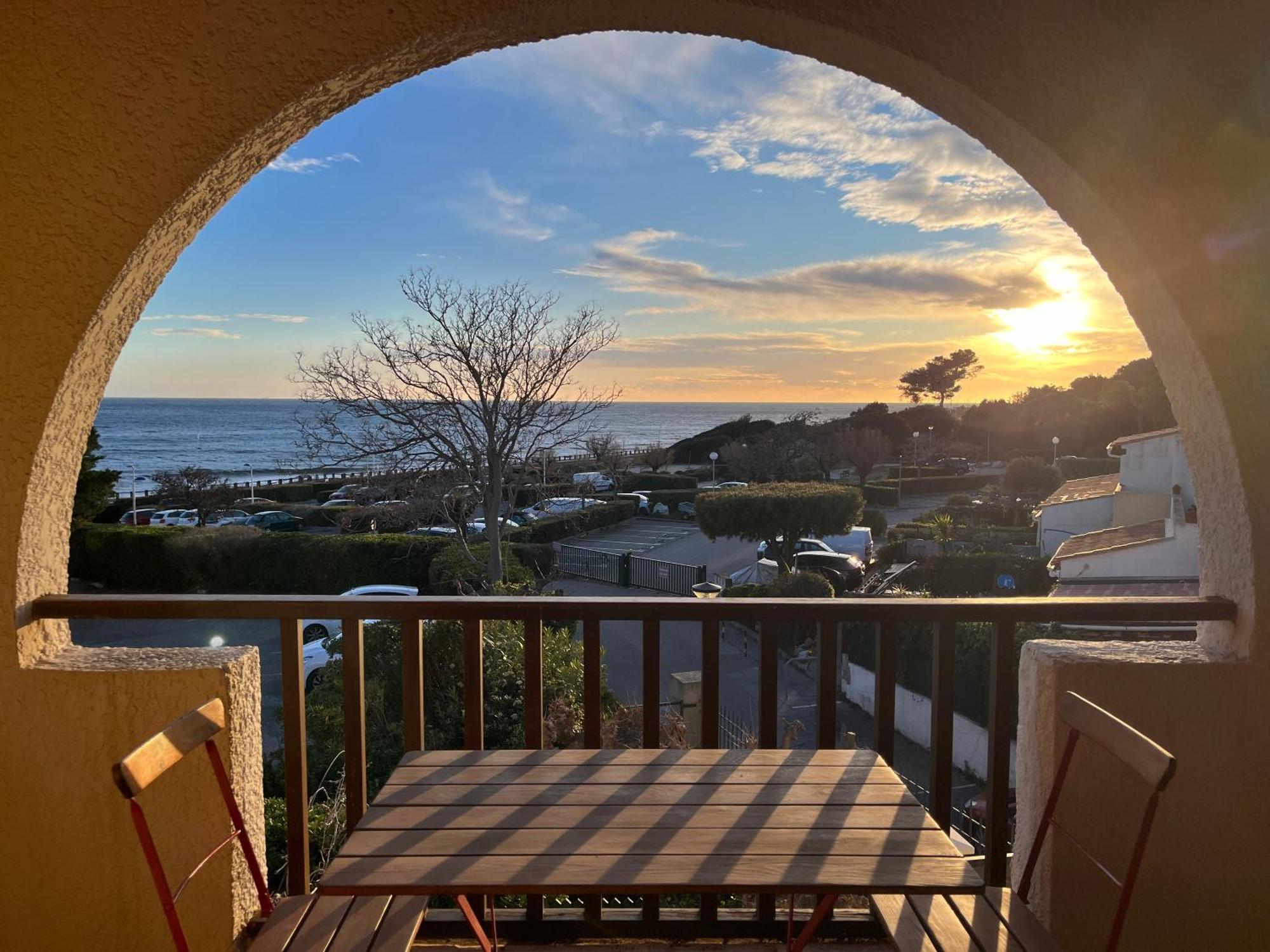 Studio Lumineux, Avec Vue Mer - Conciergerie Regnier - Apartment Sausset-les-Pins Exterior photo